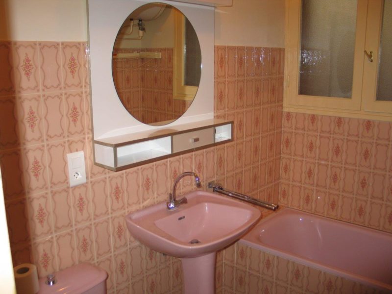 Salle de bain du Studio H6 de la Villa Aurore à Amélie-les-Bains